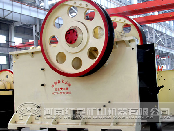 大型顎式破碎機
