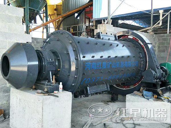 陶瓷球磨機(jī)現(xiàn)場(chǎng)試機(jī) 陶瓷球磨機(jī)現(xiàn)場(chǎng)試機(jī)