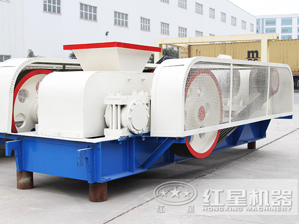 對輥破碎機(jī)占地小，成本低