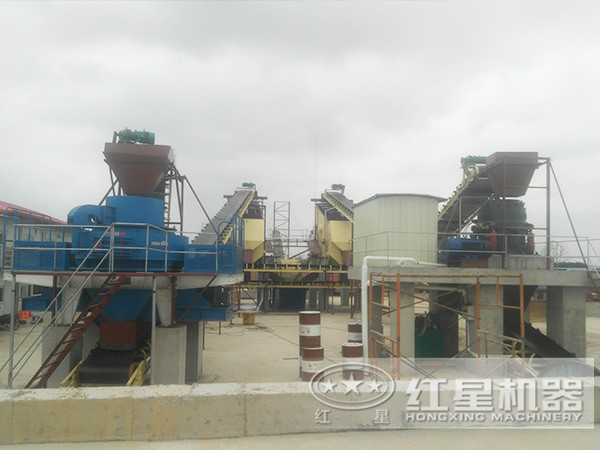 安裝好投入使用的河石制砂機(jī)